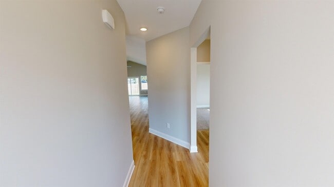 Building Photo - 1052 Moen Lp