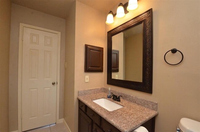 Building Photo - 1306 Plum Park Dr