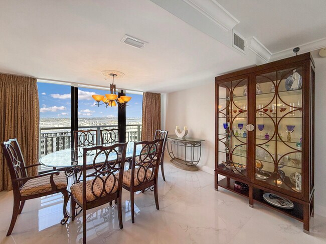 Building Photo - 3000 N Ocean Dr