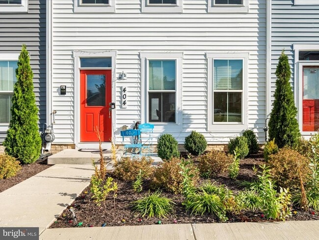 Building Photo - 404 Waverley Dr