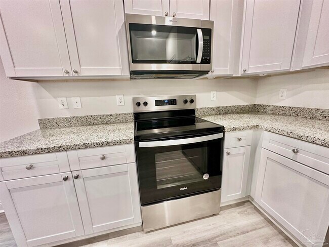 Building Photo - 8630 Meadow Flower Ln