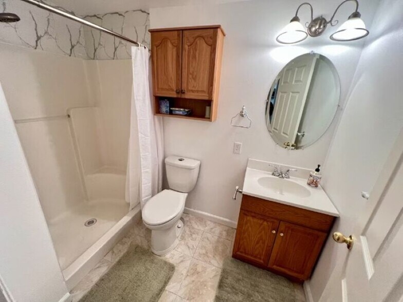 Bathroom - 658 Hillside Cir