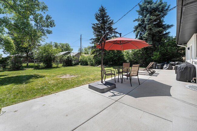 Building Photo - $500 OFF RENT!!!! STUNNING 5BD/3BA Home in...