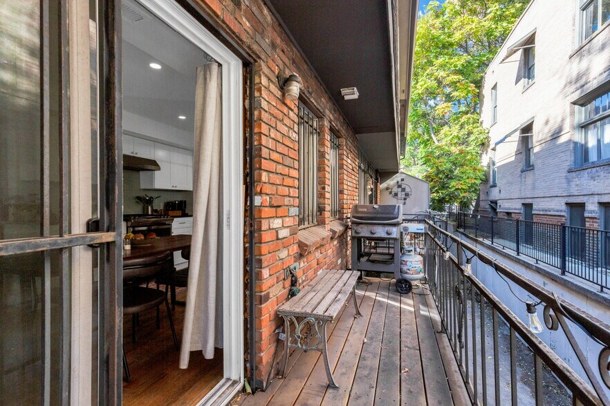 Building Photo - 1137 E 12th Ave