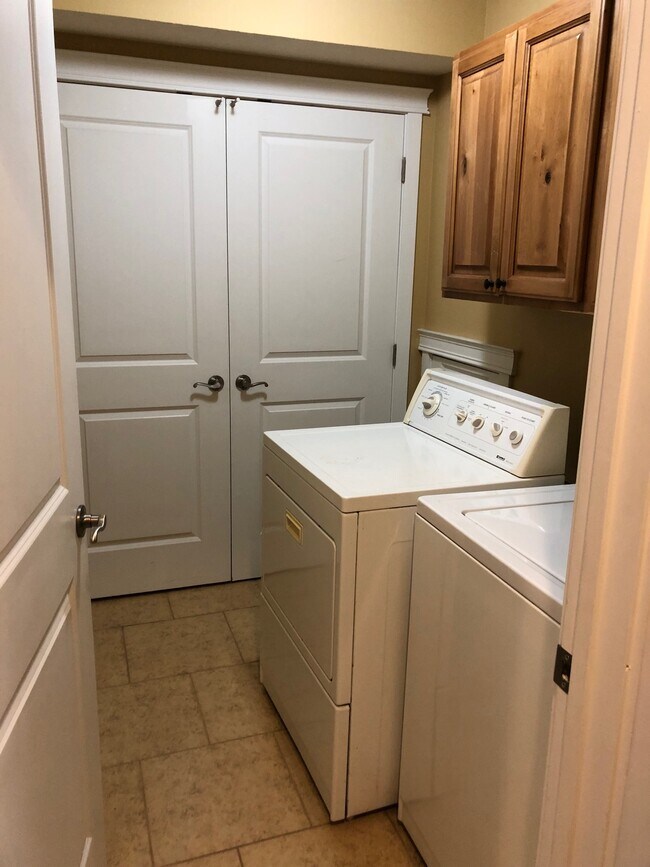 Laundry room - 116 5th St