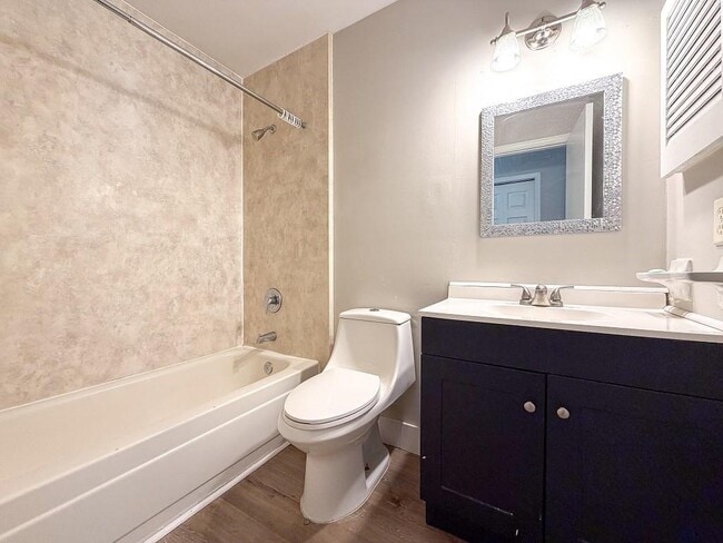 Building Photo - 817 Timbers Dr