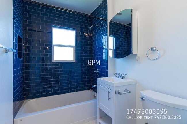 Building Photo - 338 S Benton Way