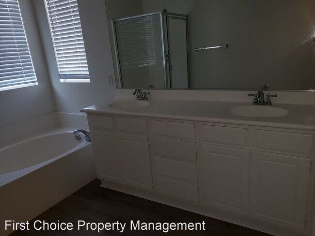 Building Photo - 4 br, 3 bath House - 1599 Alberhill Street