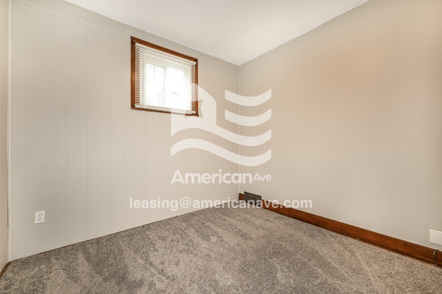 Building Photo - 726 Grandview Ave