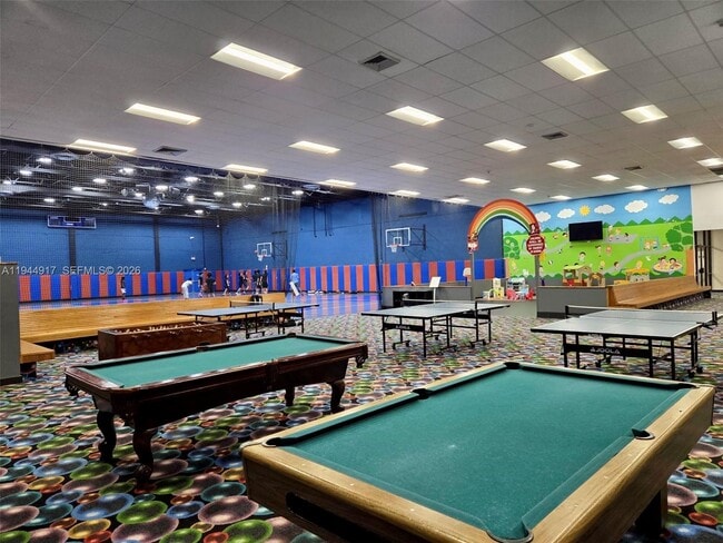 Building Photo - 16168 Laurel Dr