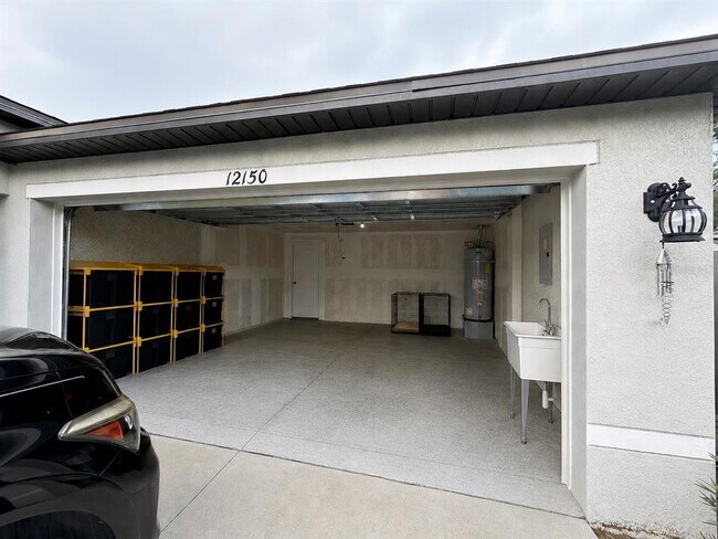 Building Photo - 12150 Folger St