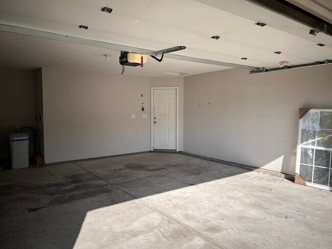 Building Photo - 29 Spring Lake Dr