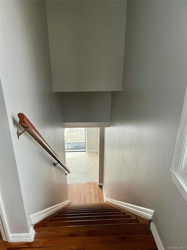 Building Photo - 190 W Pulaski Rd