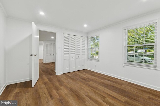 Building Photo - 8326 Briar Creek Dr