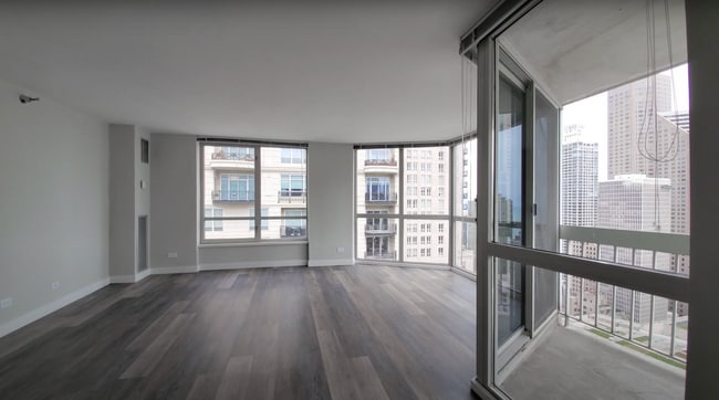 Living Area - 875 N State St