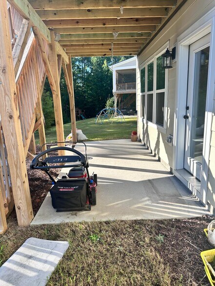 Building Photo - 113 Crested Coral Dr