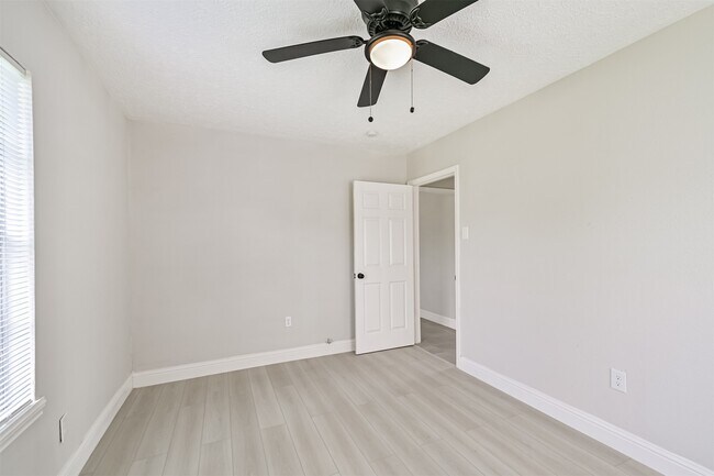 Building Photo - 5007 Northridge Dr