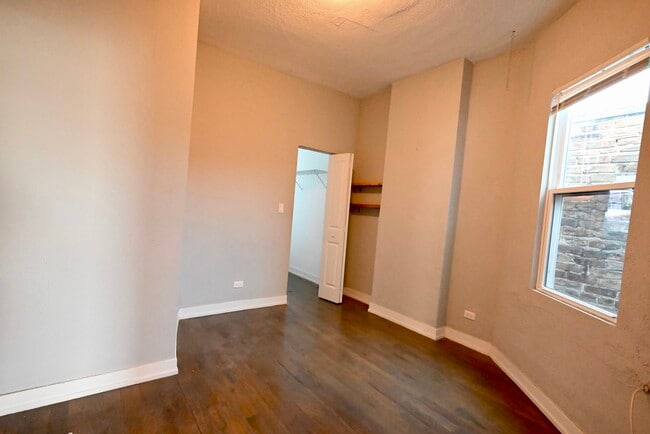 Building Photo - 2750 W Cermak Rd