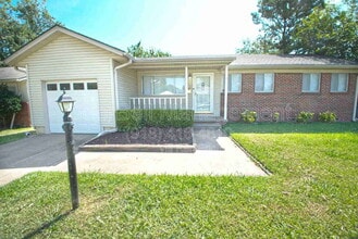 Building Photo - 2713 S Norwood Ave