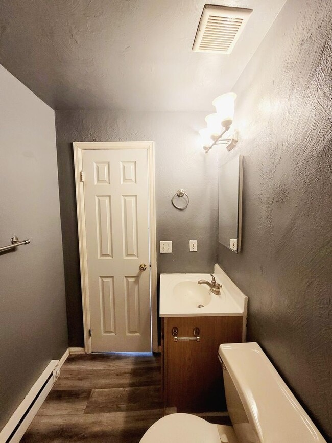 Building Photo - Cozy 2-Bed In Home in Old Colorado City an...