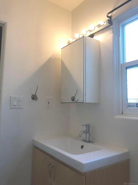 Building Photo - 4072 Meade Ave