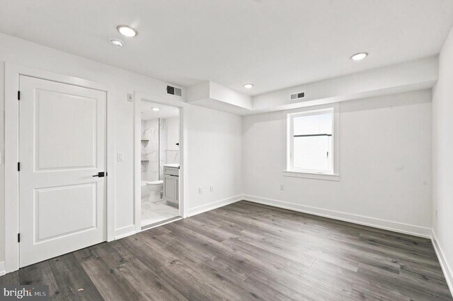 Building Photo - 1514 S 22nd St