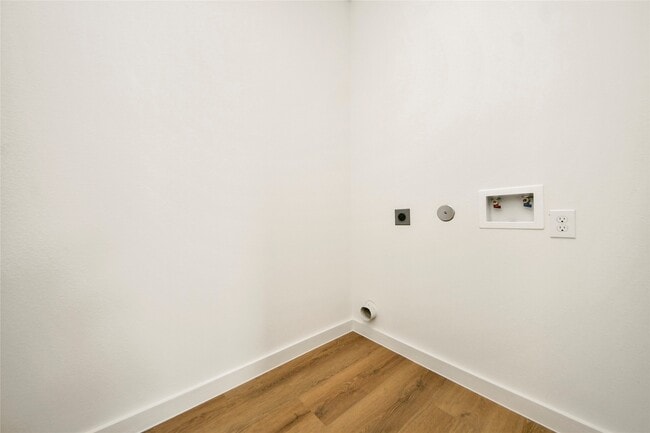 Building Photo - 5201 Fairchild St