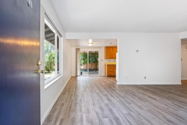 Building Photo - 1708-1710 Alameda Avenue