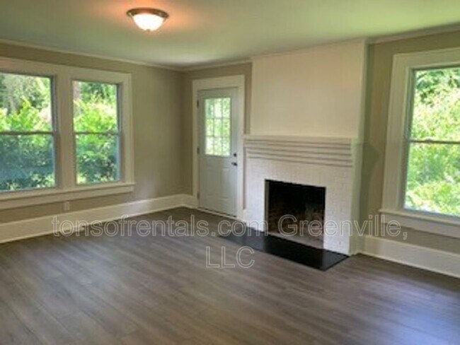 Building Photo - 8863 Warren H Abernathy Hwy