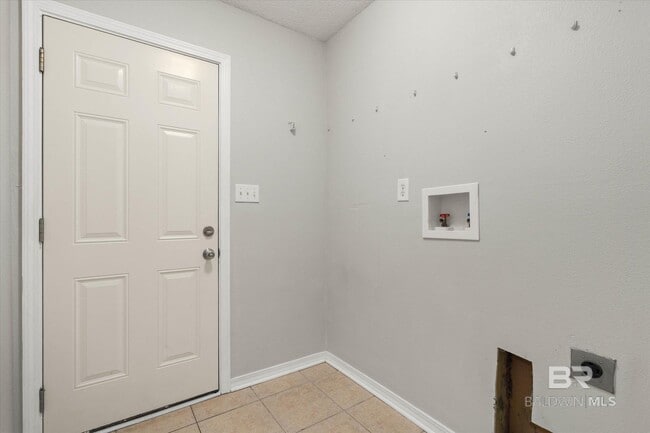 Building Photo - 21570 Palmer Ct
