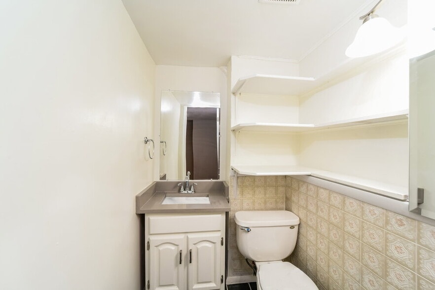 Building Photo - 3988 Burningham Dr