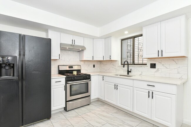 Building Photo - 1308 46th St