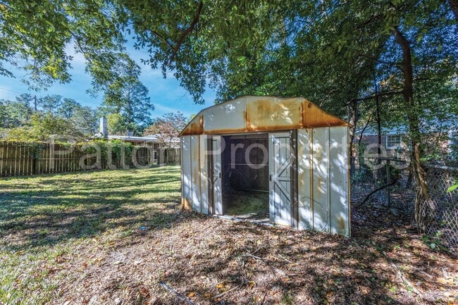 Building Photo - Rosewood Home