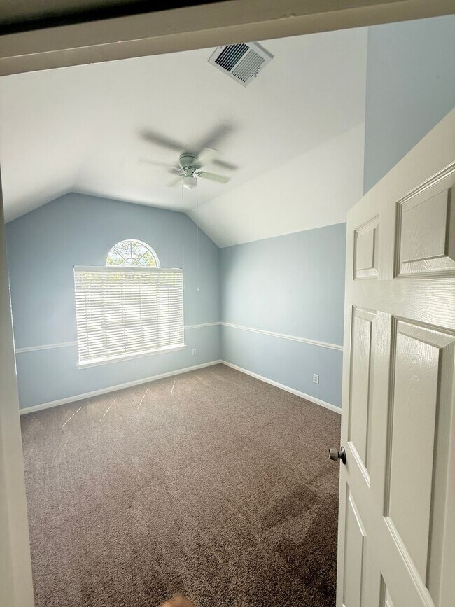 Building Photo - 4 Bedroom, 3 Car Garage Single Family Home in League City