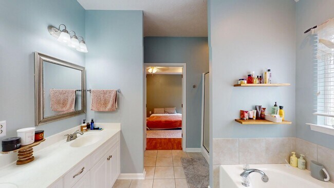 Building Photo - 3bdrm/2bth convenient to everything in Prattville