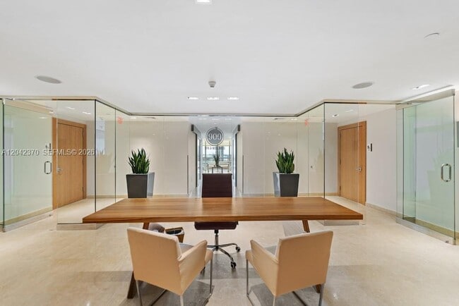Building Photo - 900 Biscayne Blvd