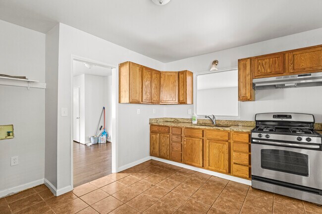 Building Photo - 2788 Lancaster Dr