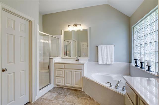 Building Photo - 9 Avalon Dr