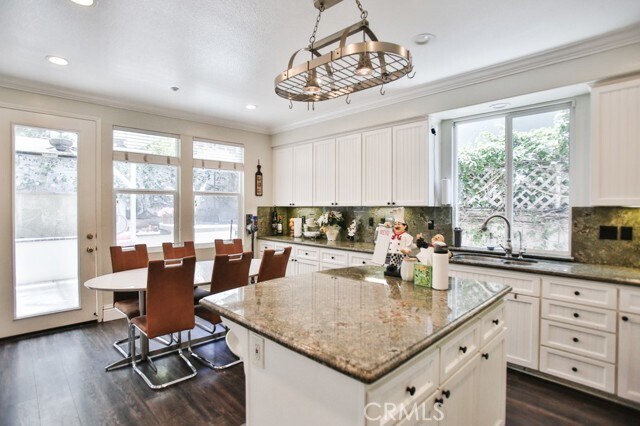 Building Photo - 5326 Charlotta Dr