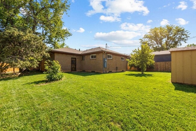 Building Photo - Spacious 5-Bedroom Home with Modern Updates and Natural Light