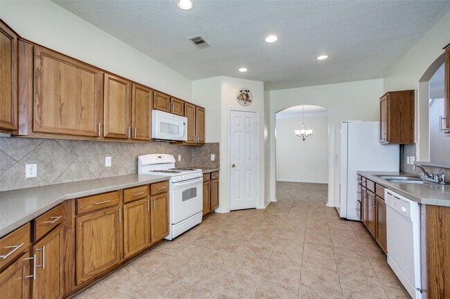 Building Photo - 9907 Valance Way