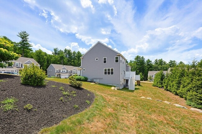 Building Photo - 2 Evergreen Dr