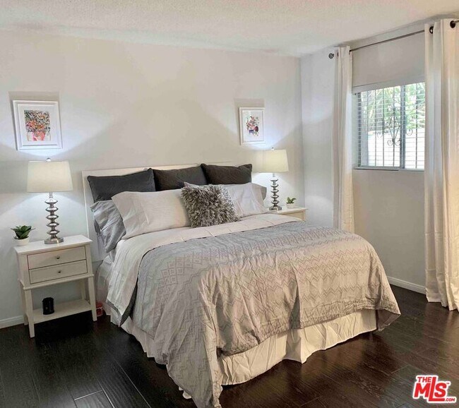 Building Photo - 1152 N Ogden Dr