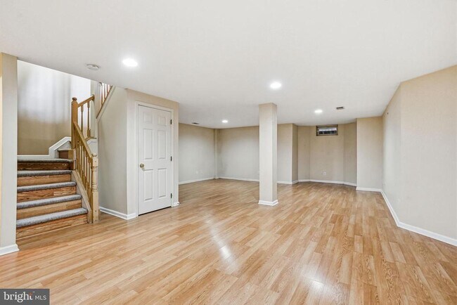 Building Photo - 445 Tuvira Ln