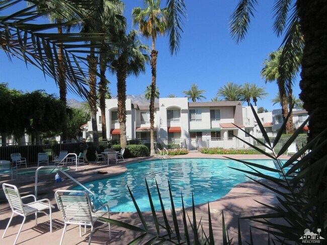 Building Photo - 401 El Cielo Rd