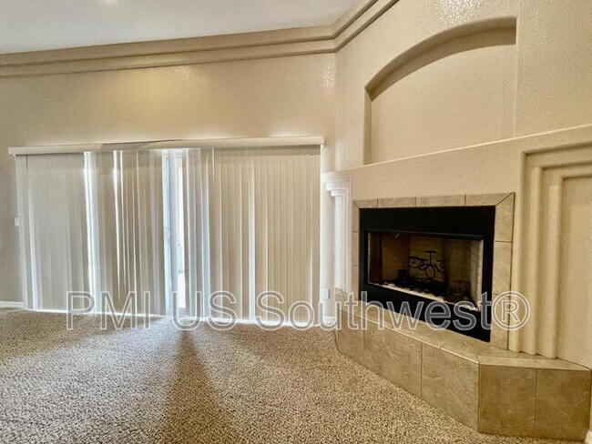 Building Photo - 11 Hickory Knoll Cir