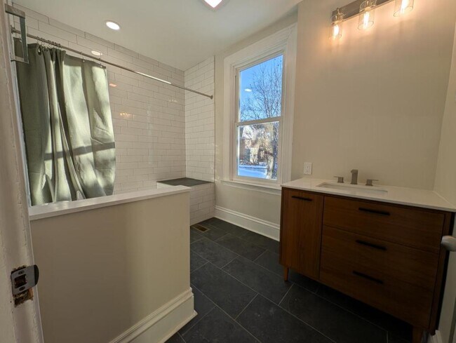 Building Photo - 7409 Idlewild St