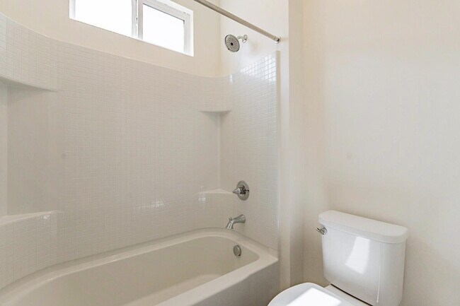 Building Photo - 5538 S Dillon