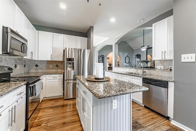 Building Photo - 20235 Concord Hill Dr