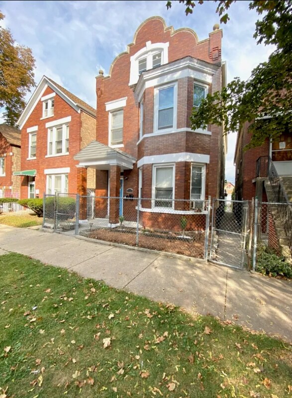 Building Photo - 2729 S Harding Ave